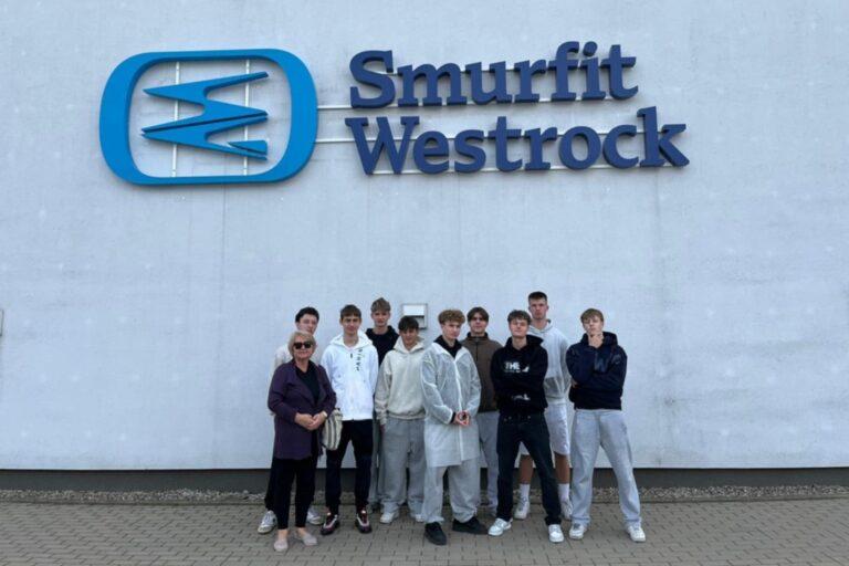 Lekcja geografii w Smurfit Westrock